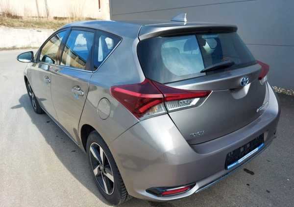 Toyota Auris cena 61500 przebieg: 56000, rok produkcji 2016 z Góra małe 154